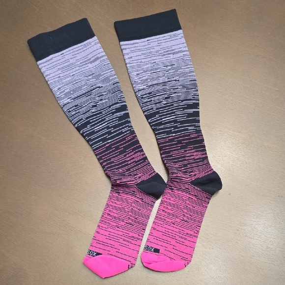LEVSOX Gradient Pink & Blue Men's Socks Compression Sz L Set Of 2 Pairs - Picture 2 of 5